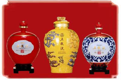 邢台平乡县烟酒回收五粮液各种摆件.jpg